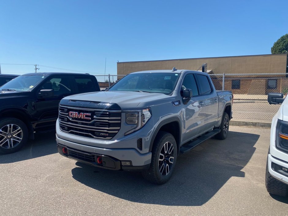 2025 GMC Sierra 1500 AT4 Crew Cab 4WD in Taber, Alberta - w940px