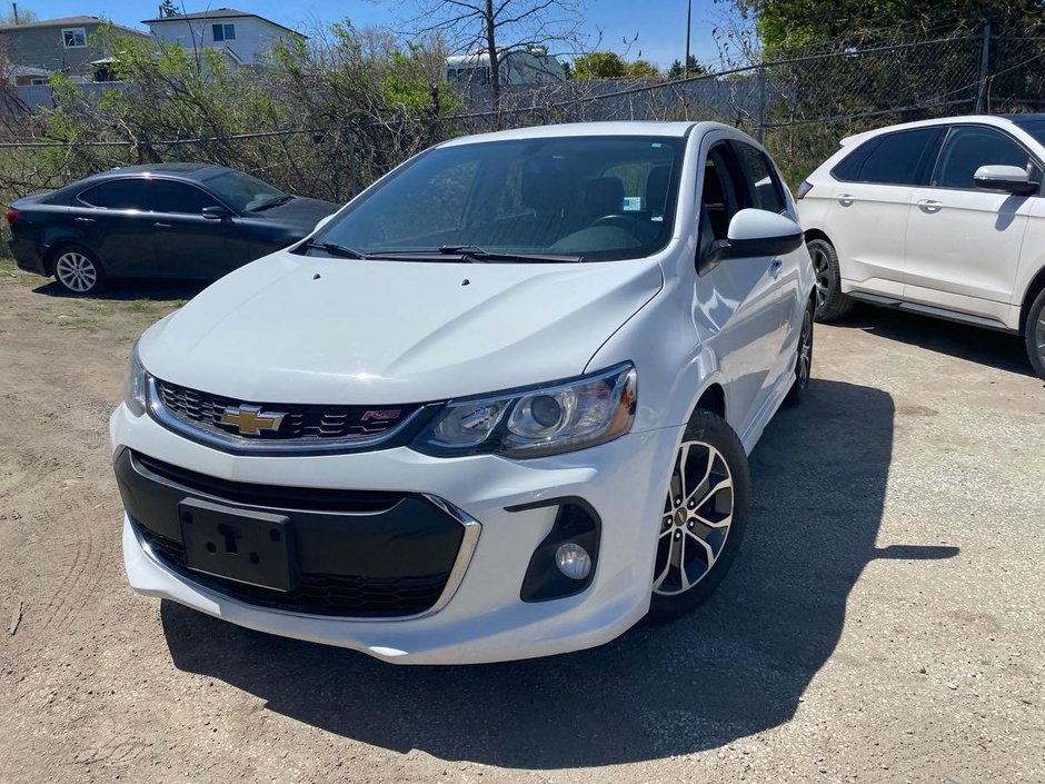 Chevrolet Sonic LT RS Turbo Hatchback Toit Ouvrant 2017 à Terrebonne, Québec - w940px