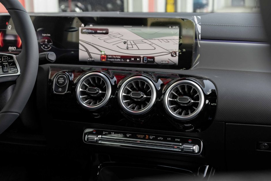 2025 Mercedes-Benz CLA250 4MATIC Coupe-13