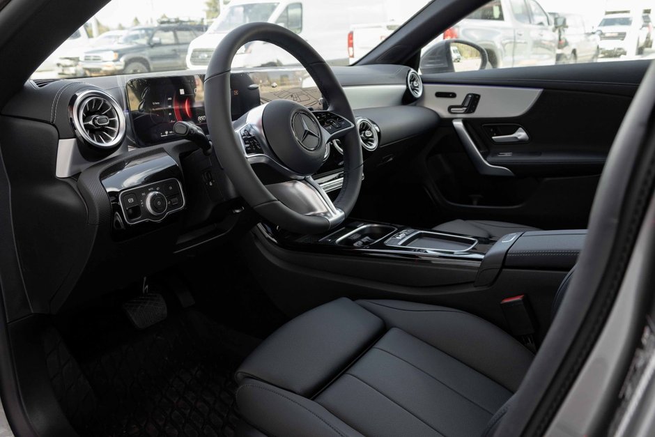 2025 Mercedes-Benz CLA250 4MATIC Coupe-7