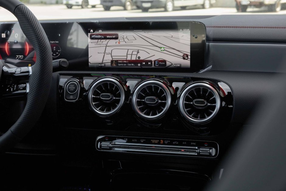 2025 Mercedes-Benz CLA250 4MATIC Coupe-13