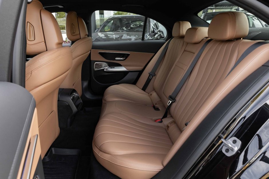 2024 Mercedes-Benz E350 4MATIC Sedan-18