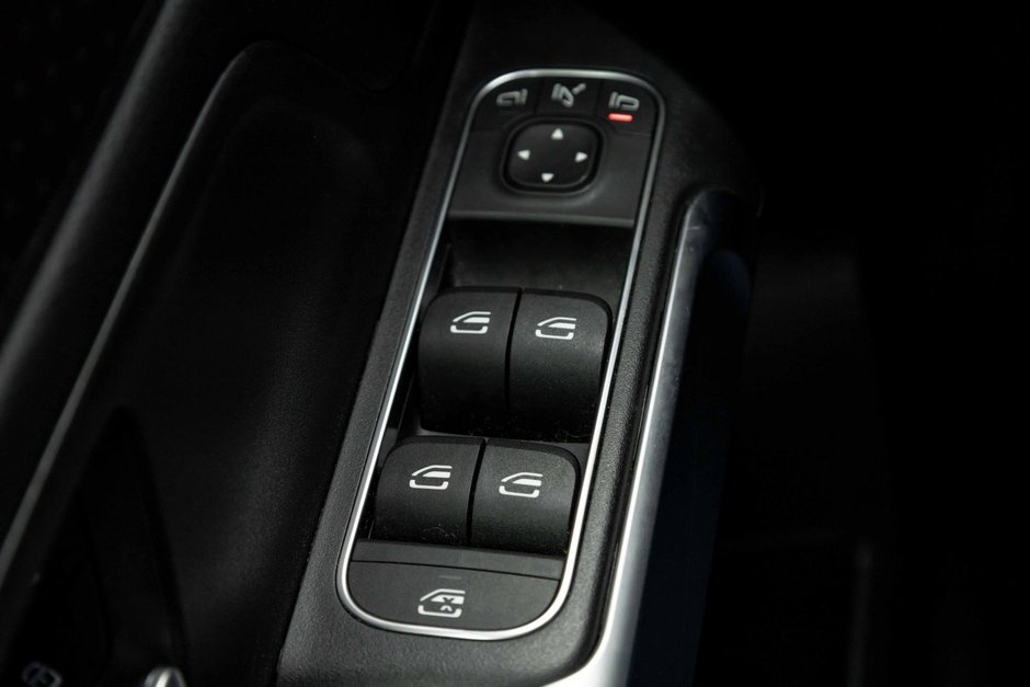 2024 Mercedes-Benz GLB250 4MATIC SUV-11