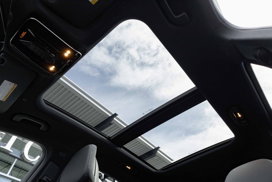 2025 Mercedes-Benz GLC300 4MATIC SUV-9