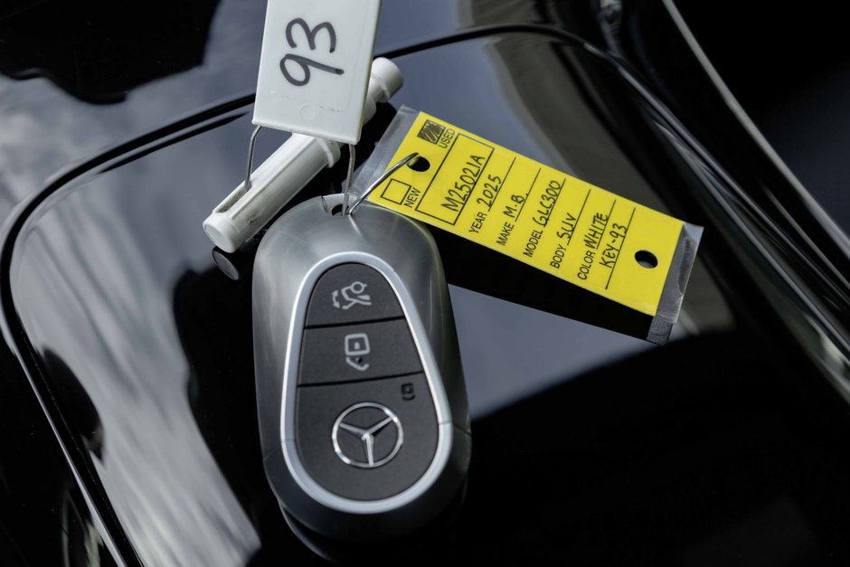 2025 Mercedes-Benz GLC300 4MATIC SUV-18