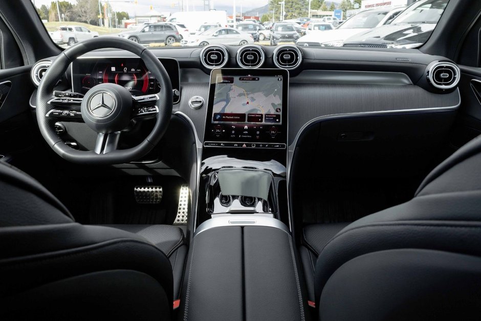 2025 Mercedes-Benz GLC300 4MATIC SUV-16
