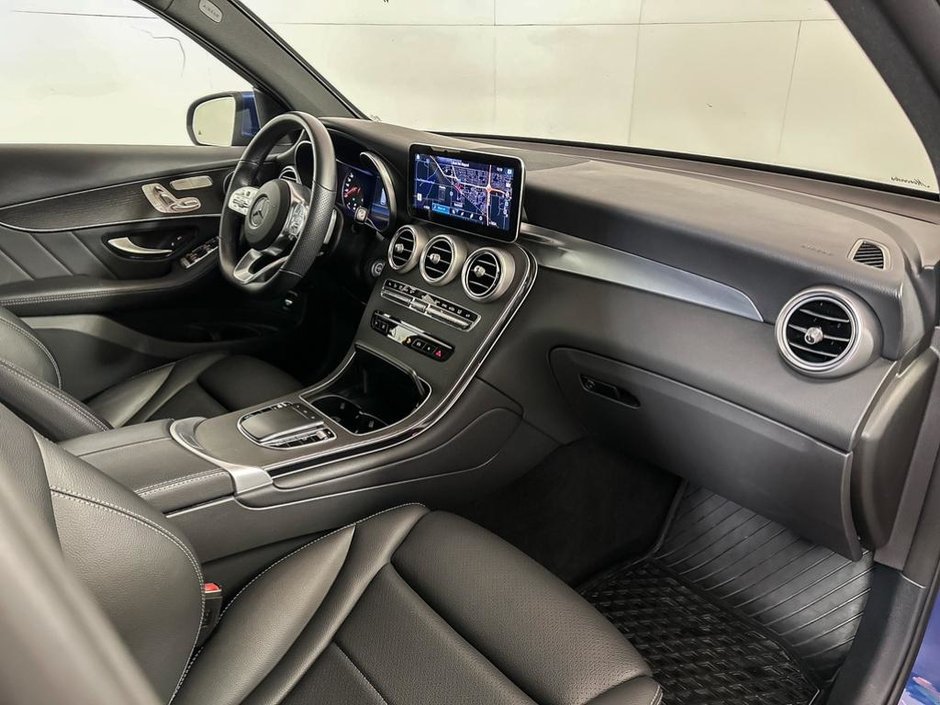 2022 Mercedes-Benz GLC 300