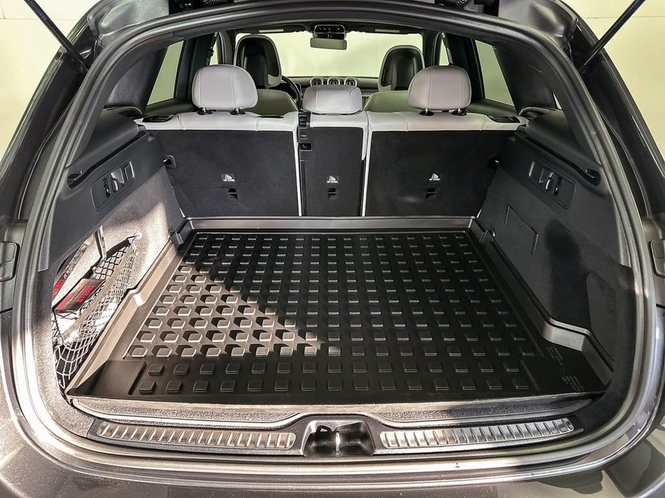 2023 Mercedes-Benz GLC 300