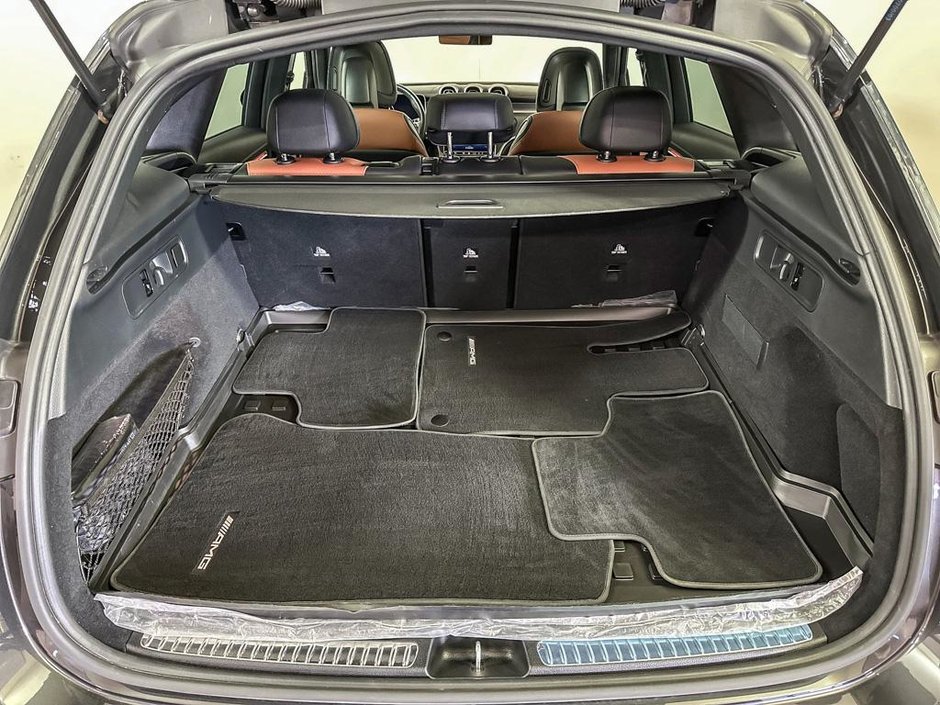 2023 Mercedes-Benz GLC 300