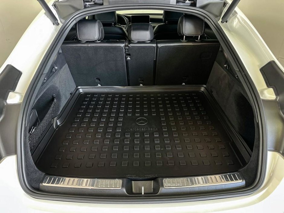 2023 Mercedes-Benz GLC 300