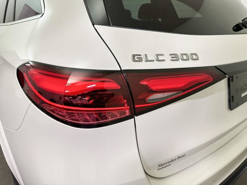 2025 Mercedes-Benz GLC 300 4MATIC