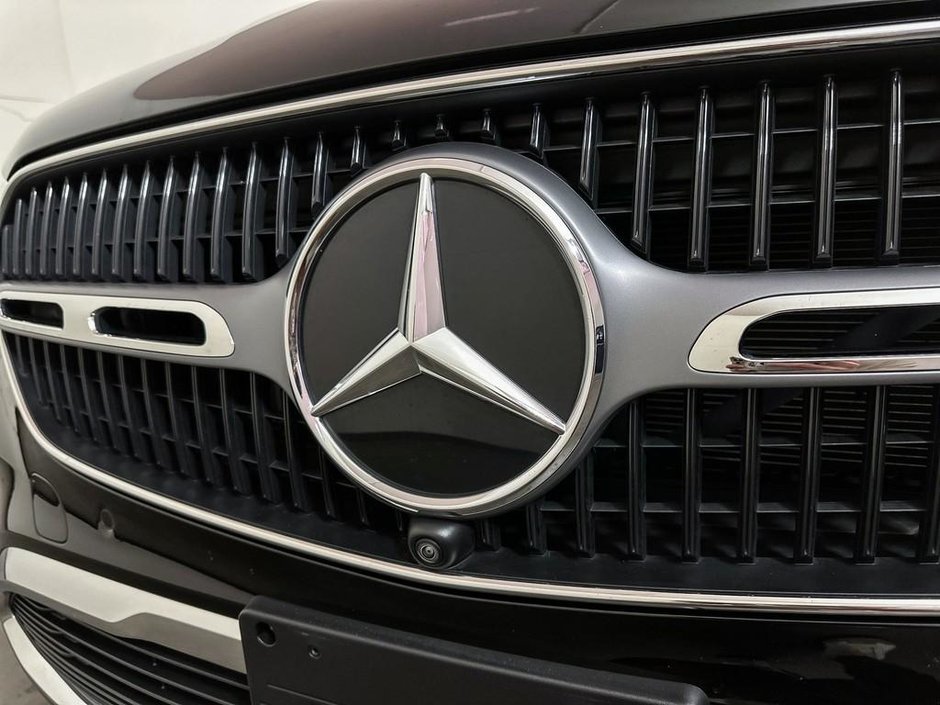 2025 Mercedes-Benz GLC 300