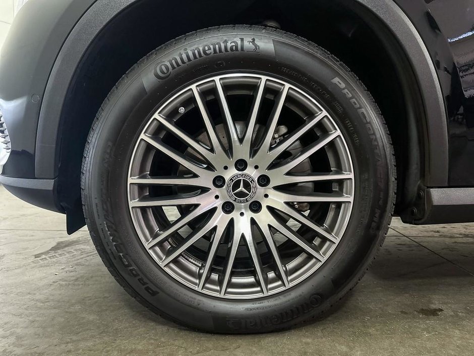 2025 Mercedes-Benz GLC 300