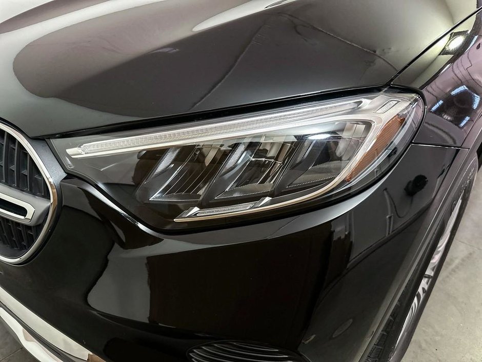 2025 Mercedes-Benz GLC 300