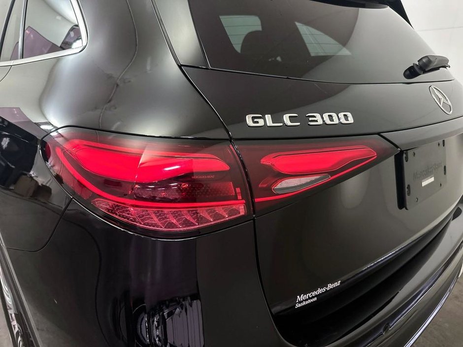 2025 Mercedes-Benz GLC 300