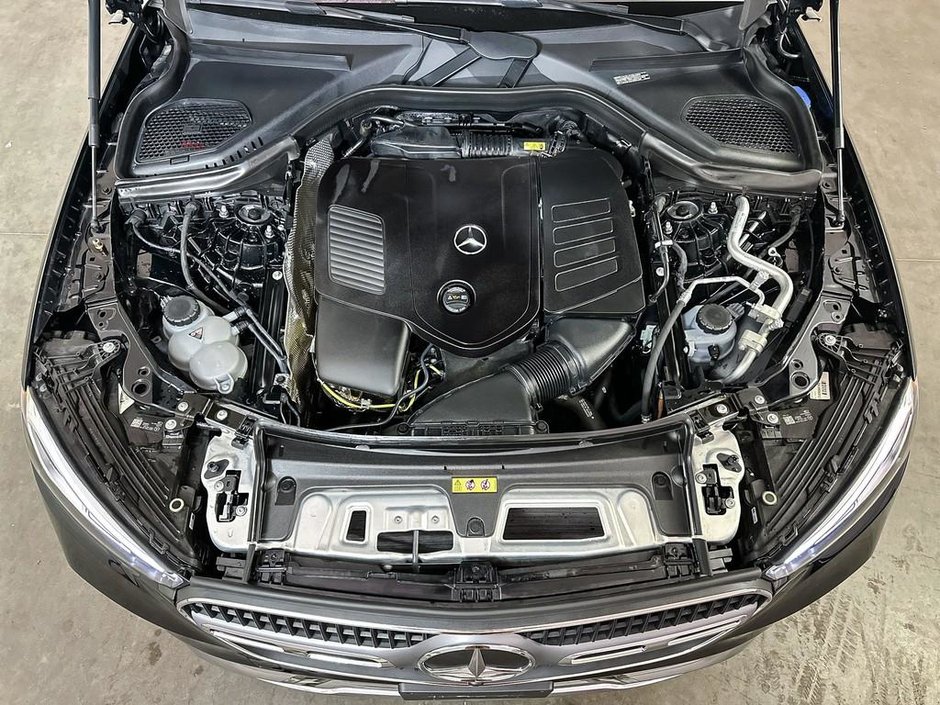 2025 Mercedes-Benz GLC 300