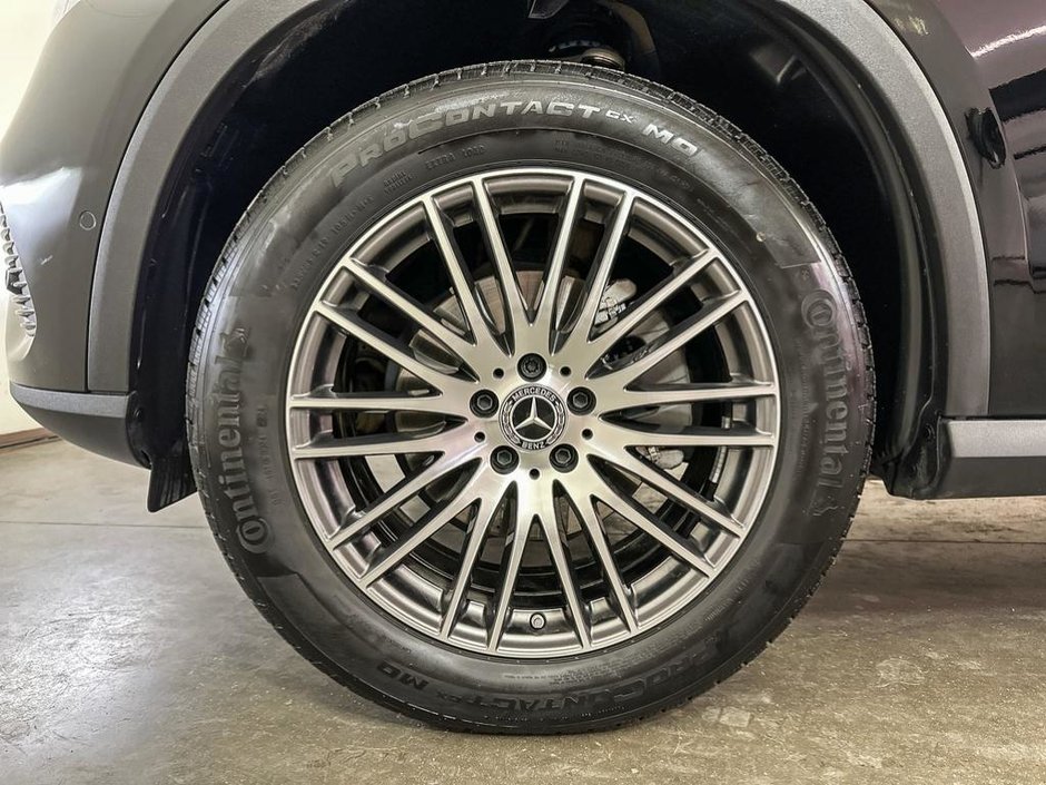 2025 Mercedes-Benz GLC 300