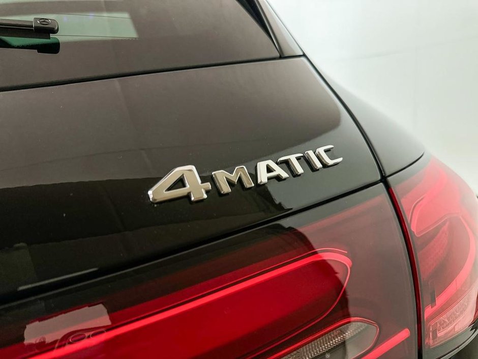 2025 Mercedes-Benz GLC 300