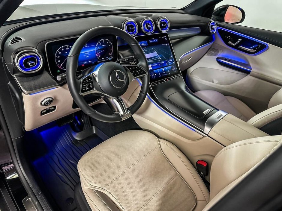 2025 Mercedes-Benz GLC 300