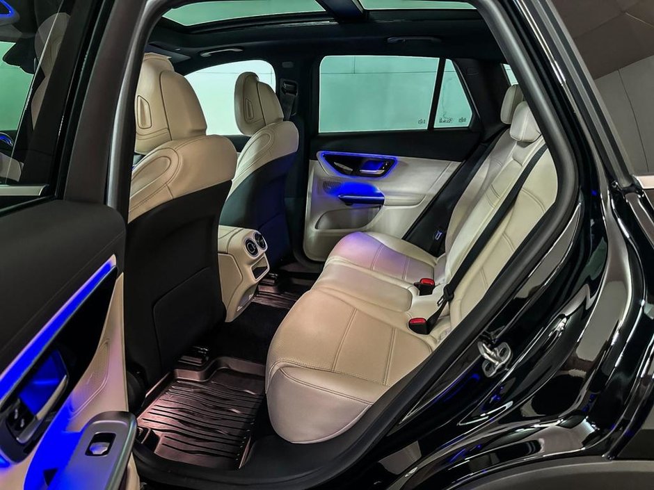 2025 Mercedes-Benz GLC 300