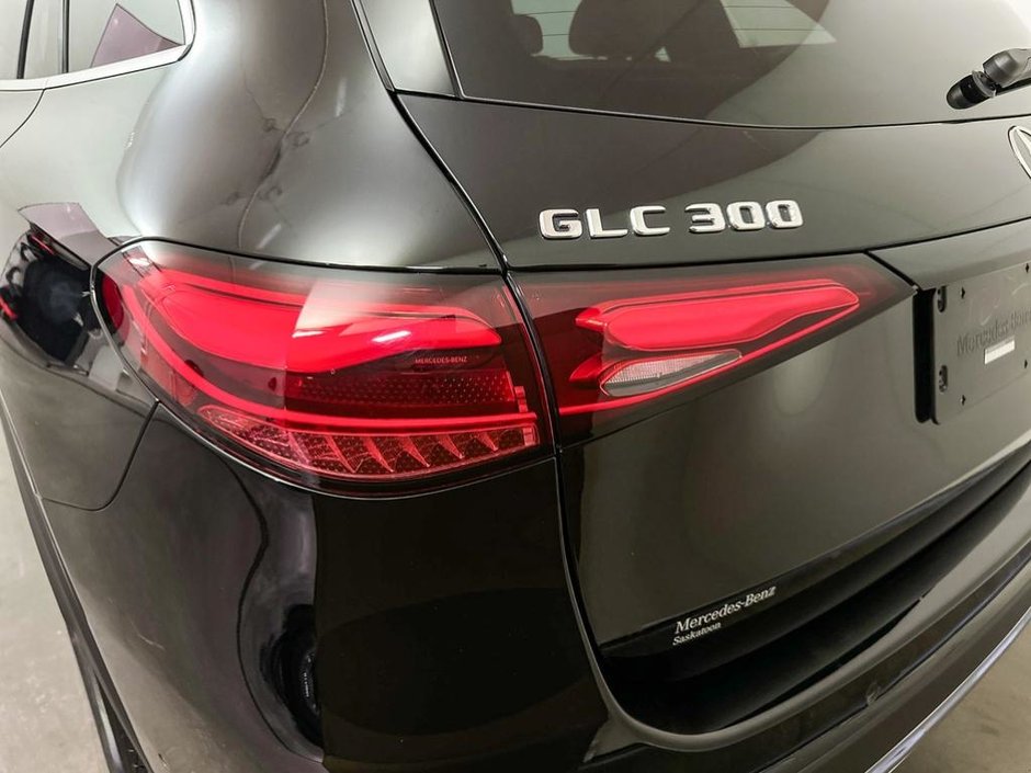 2025 Mercedes-Benz GLC 300