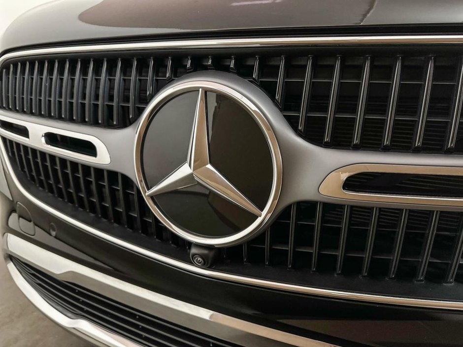 2025 Mercedes-Benz GLC 300