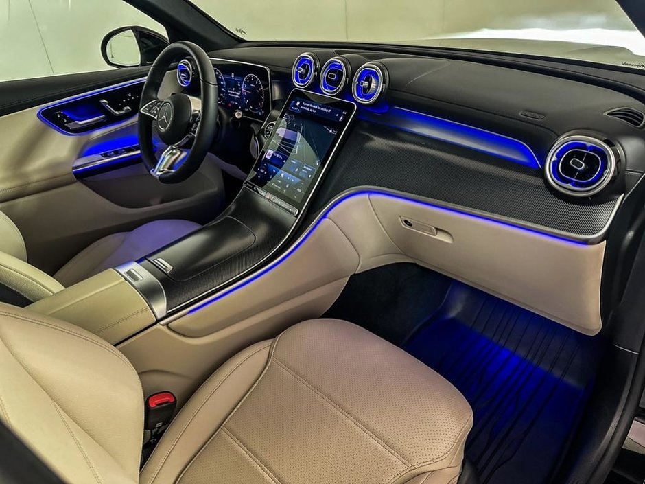 2025 Mercedes-Benz GLC 300