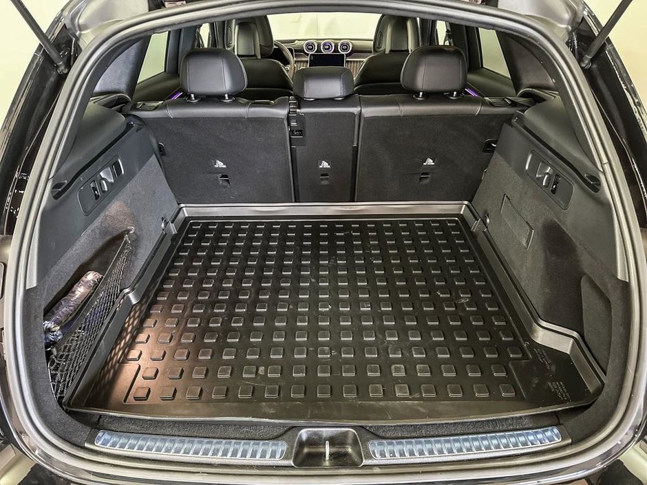 2025 Mercedes-Benz GLC 300