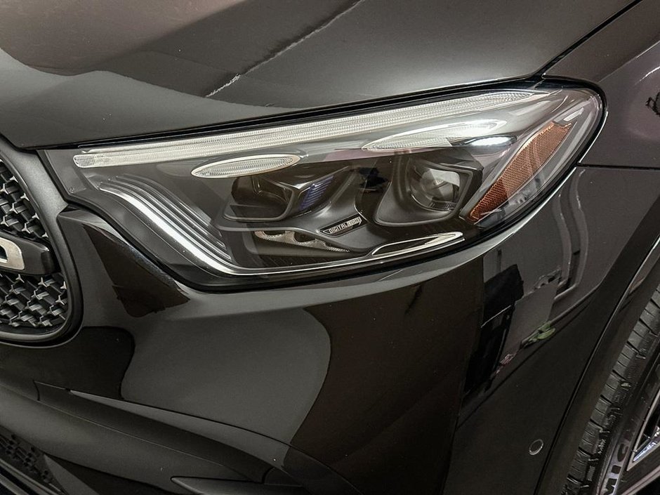 2025 Mercedes-Benz GLC 300