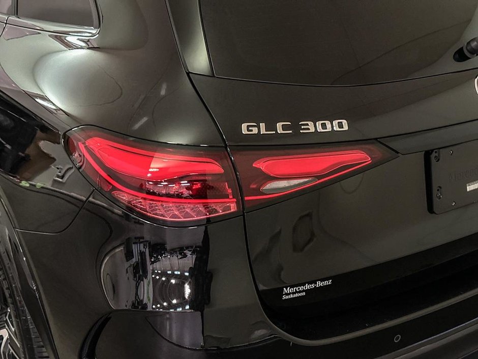 2025 Mercedes-Benz GLC 300