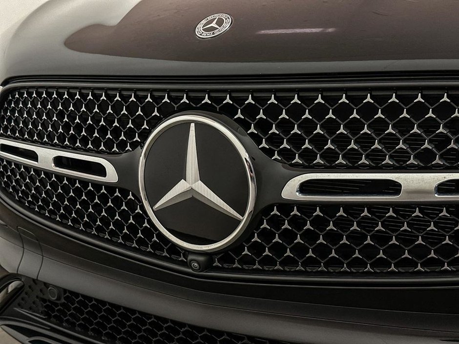 2025 Mercedes-Benz GLC 300