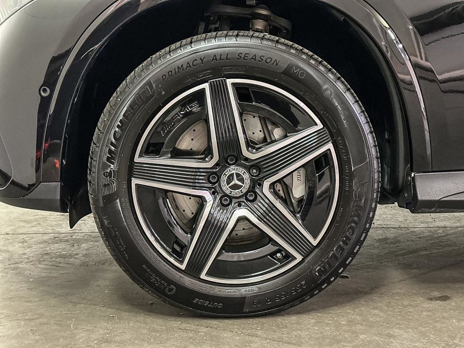 2025 Mercedes-Benz GLC 300