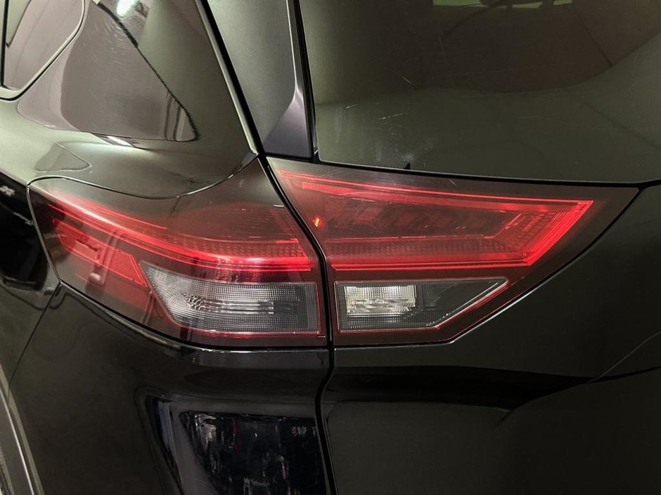 2023 Nissan Rogue SV Moonroof