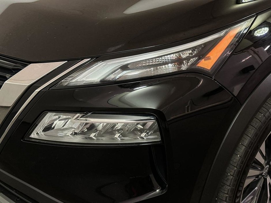 2023 Nissan Rogue SV Moonroof