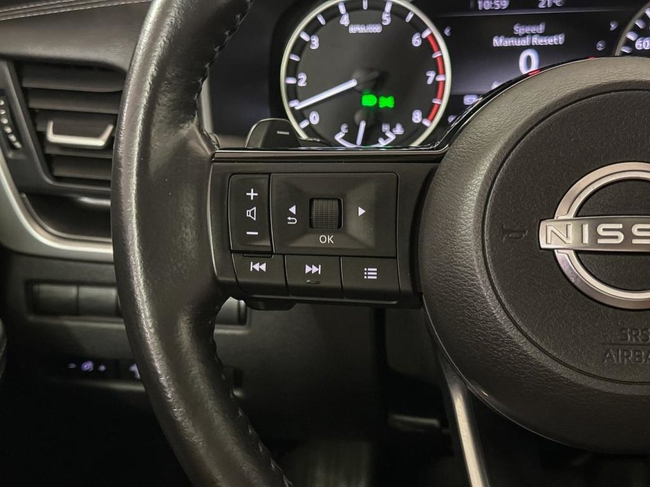2023 Nissan Rogue SV Moonroof