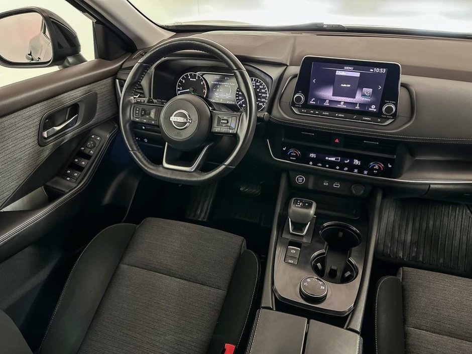 2023 Nissan Rogue SV Moonroof
