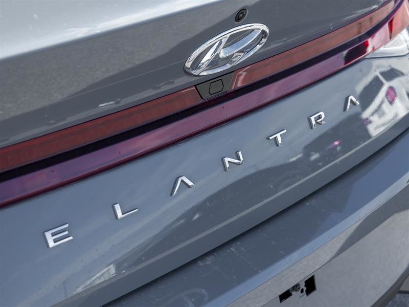 2022 Hyundai Elantra Sedan Preferred IVT-22