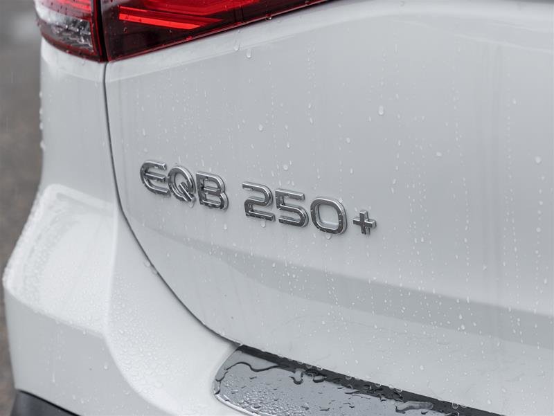 2023 Mercedes-Benz EQB 250W-33