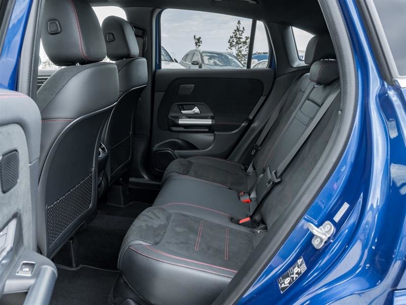 2025 Mercedes-Benz GLA250 4MATIC SUV-31