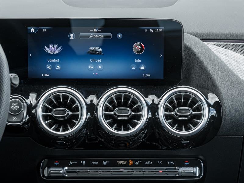 2025 Mercedes-Benz GLA250 4MATIC SUV-33