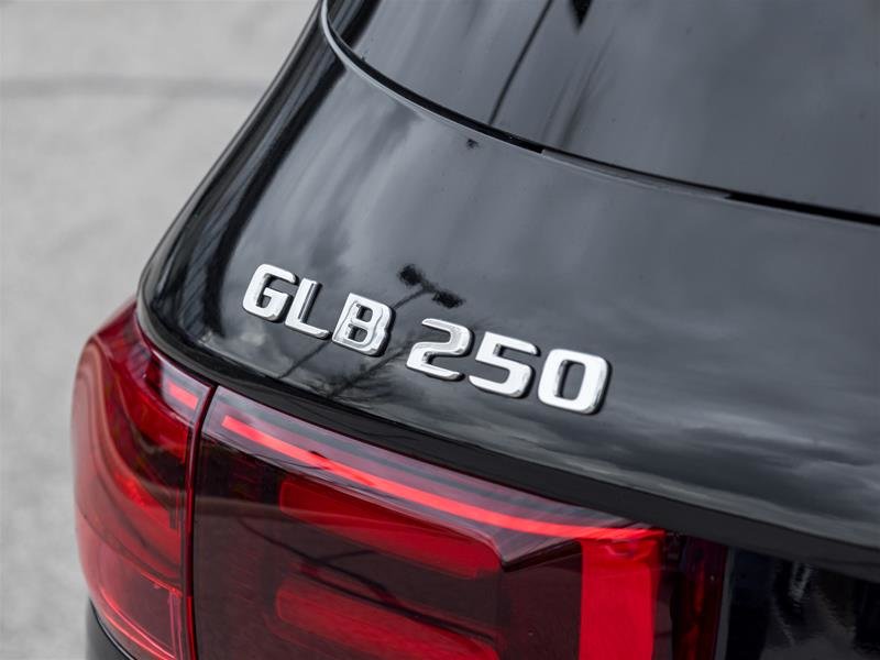 2024 Mercedes-Benz GLB 250 4MATIC-33