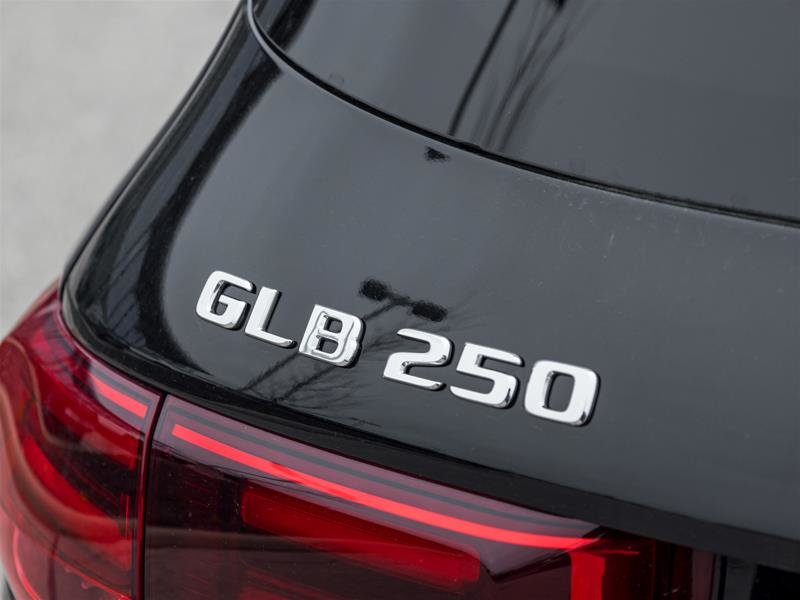 2024 Mercedes-Benz GLB 250 4MATIC-31