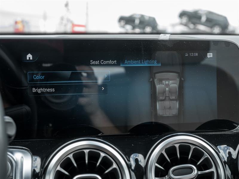 2021 Mercedes-Benz GLB250 4MATIC SUV-27