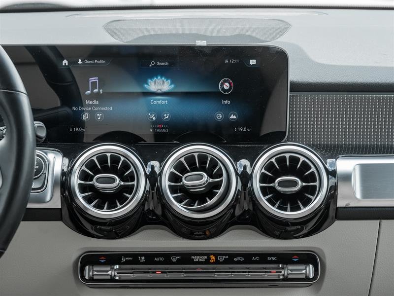 2021 Mercedes-Benz GLB250 4MATIC SUV-32