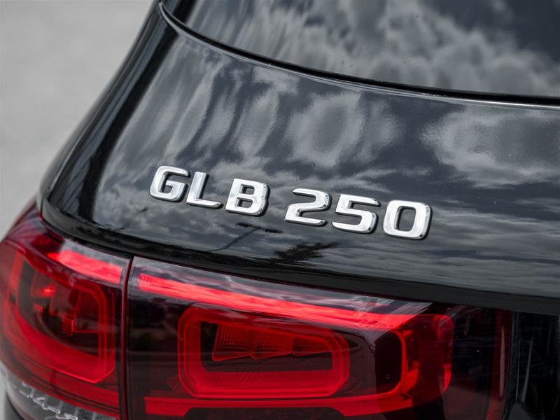 2021 Mercedes-Benz GLB250 4MATIC SUV-9