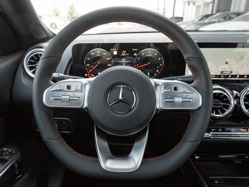 2023 Mercedes-Benz GLB250 4MATIC SUV-11
