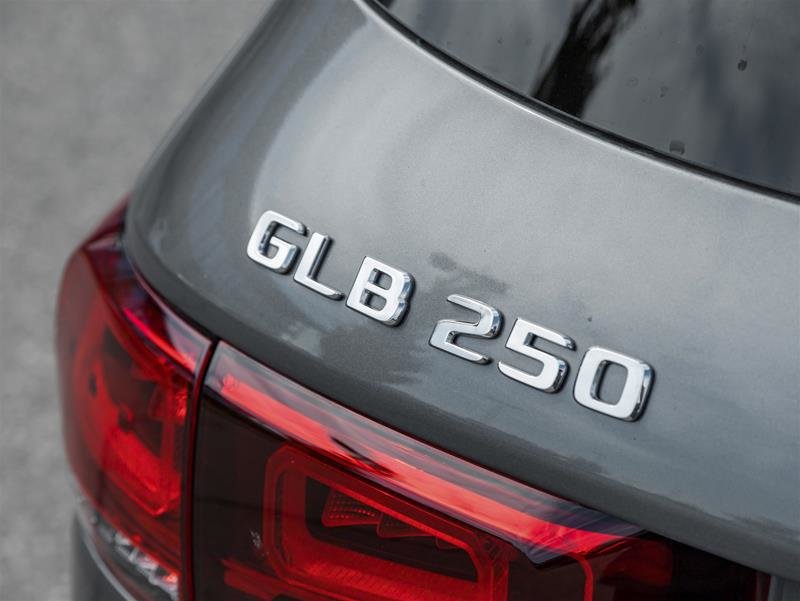 2023 Mercedes-Benz GLB250 4MATIC SUV-30