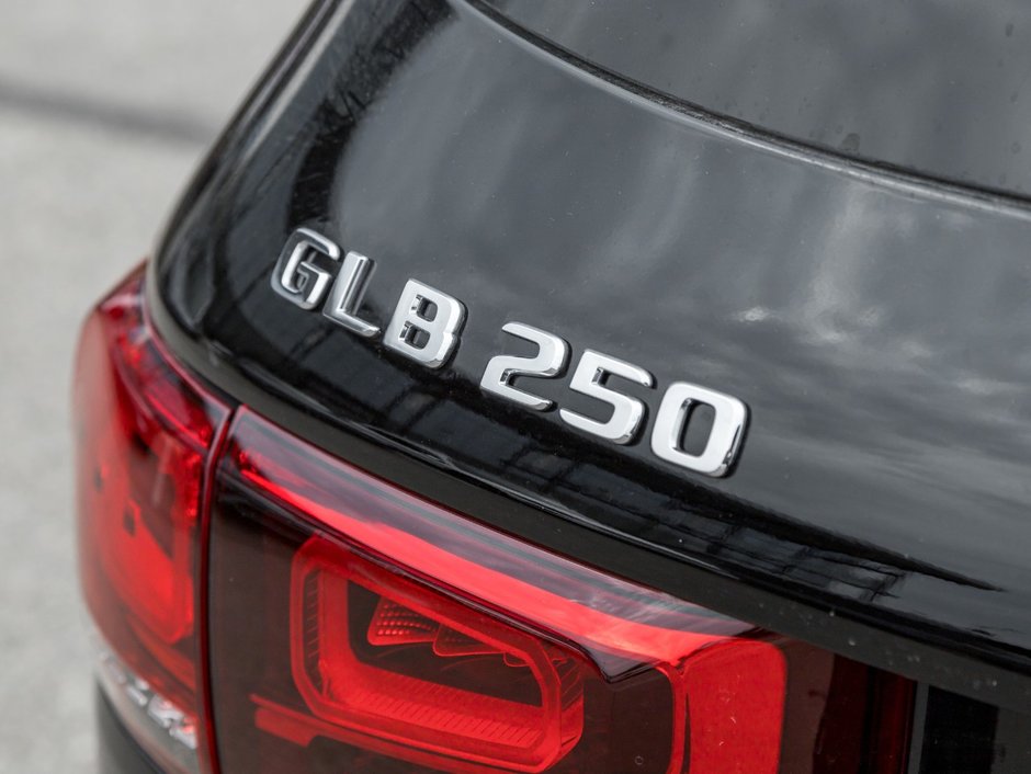 2023 Mercedes-Benz GLB250 4MATIC SUV-36