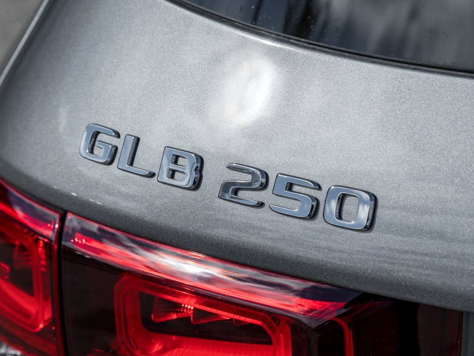 2023 Mercedes-Benz GLB250 4MATIC SUV-17