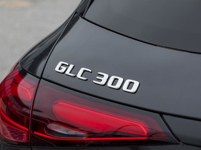 2024 Mercedes-Benz GLC 300 4MATIC-32